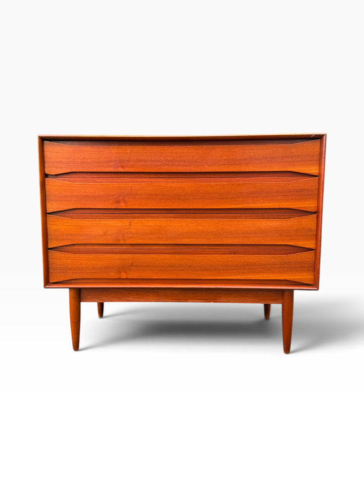 Danish teak four-drawer dresser by Arne Vodder, front view