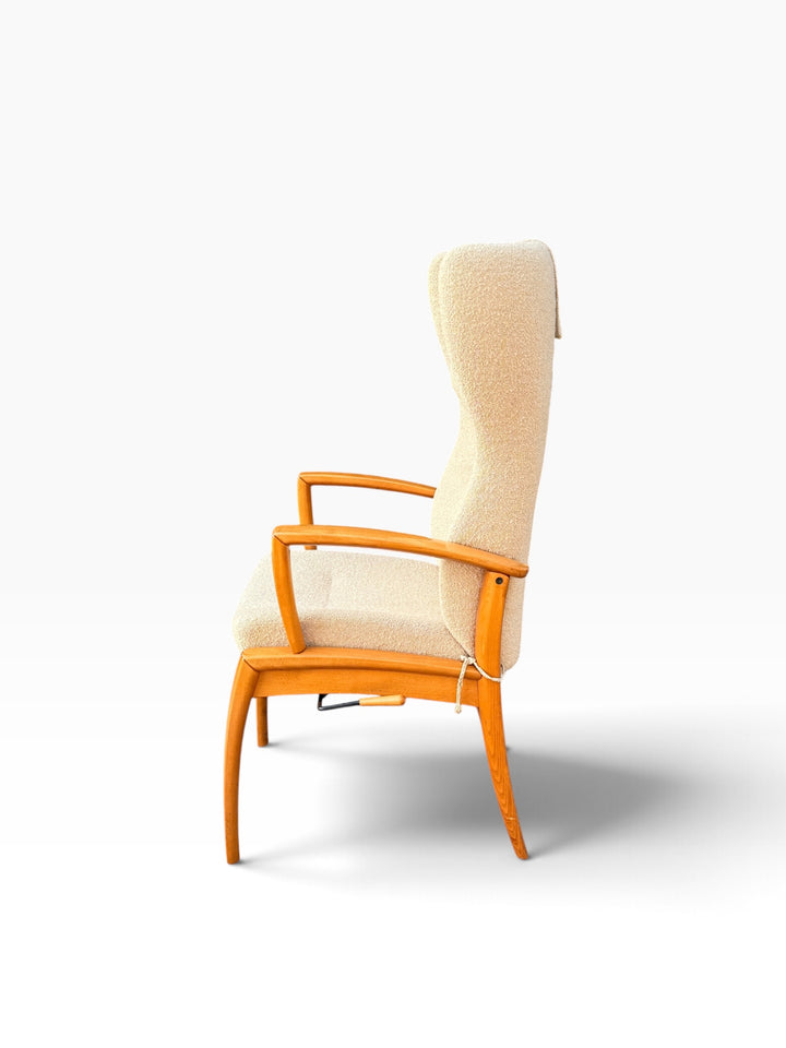 Opposite side profile showing curved legs