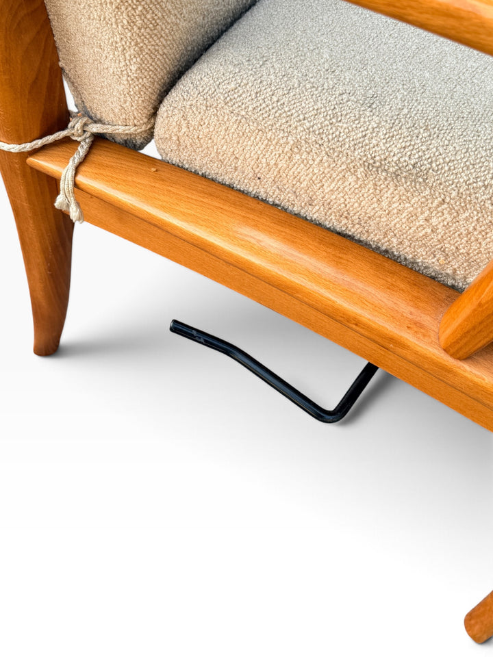 Detail of reclining handle and seat rail