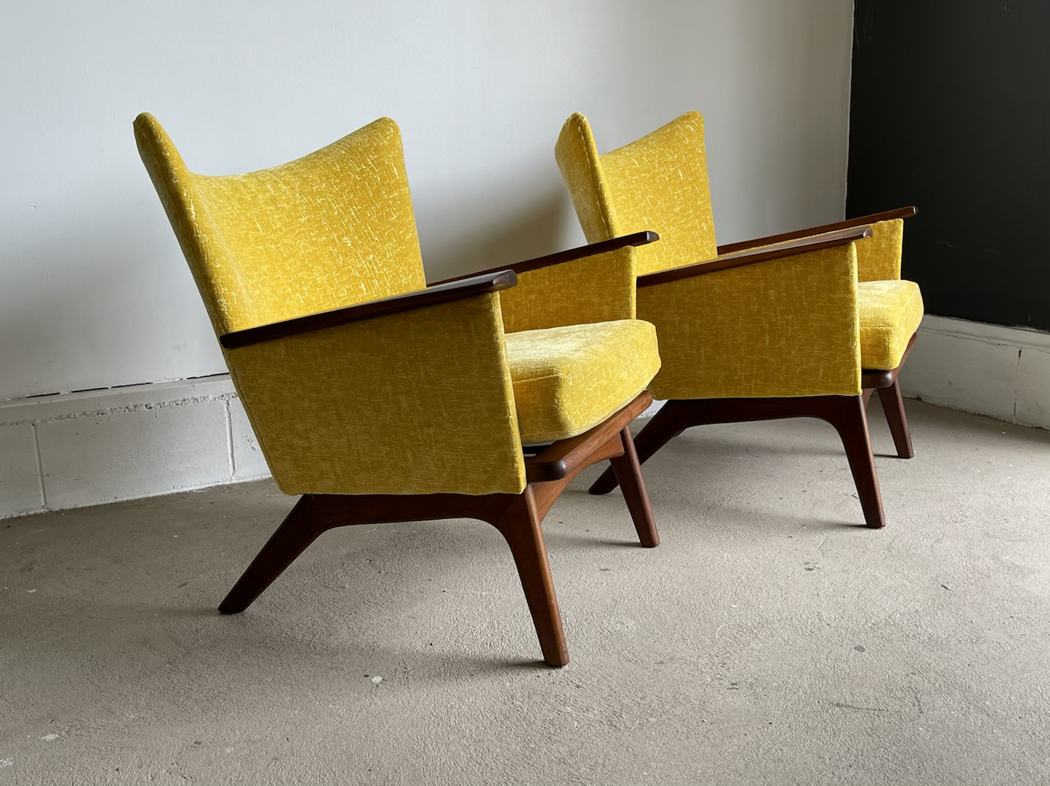 Pair Mid-Century Modern Adrian Pearsall Lounge Chairs  image 5
