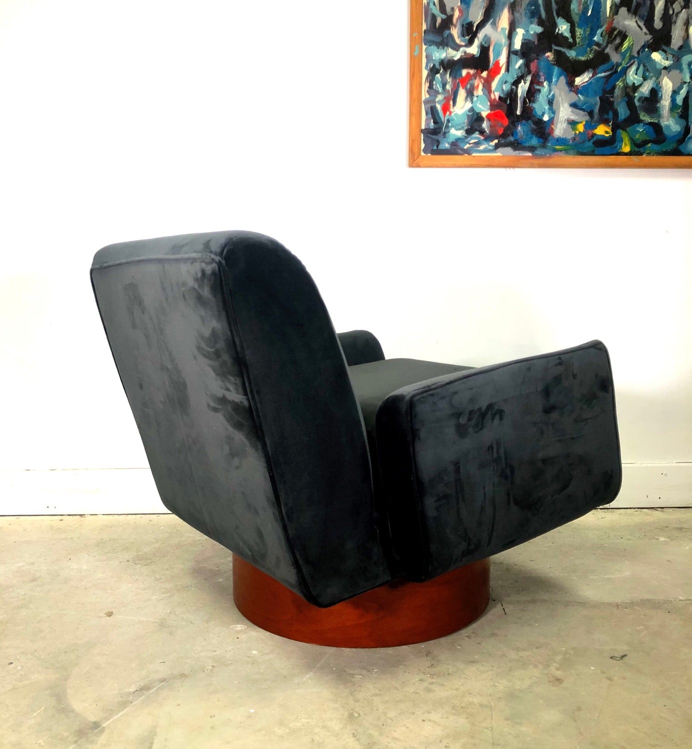 Mid-Century Modern Milo Baughman Style Swiveling Barrel Chair image 3