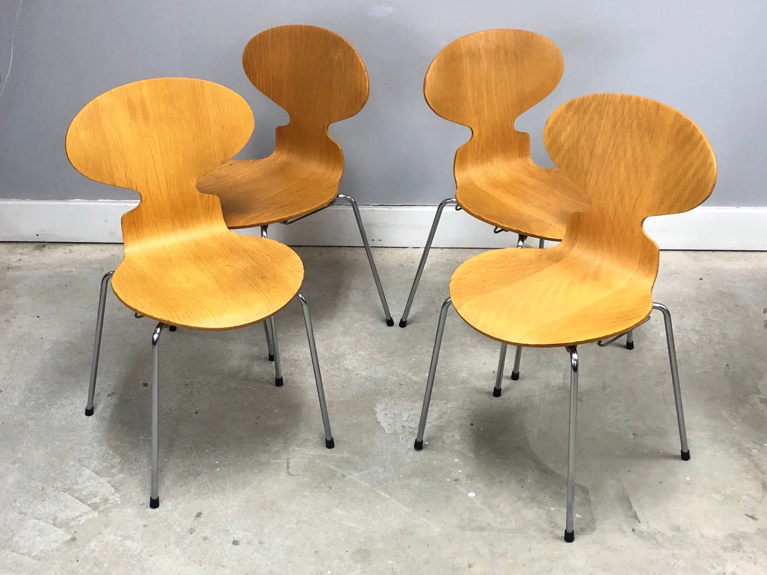Set 4 Authentic Danish Modern Ant Chairs By Arne Jacobsen For Fritz Hansen image 0