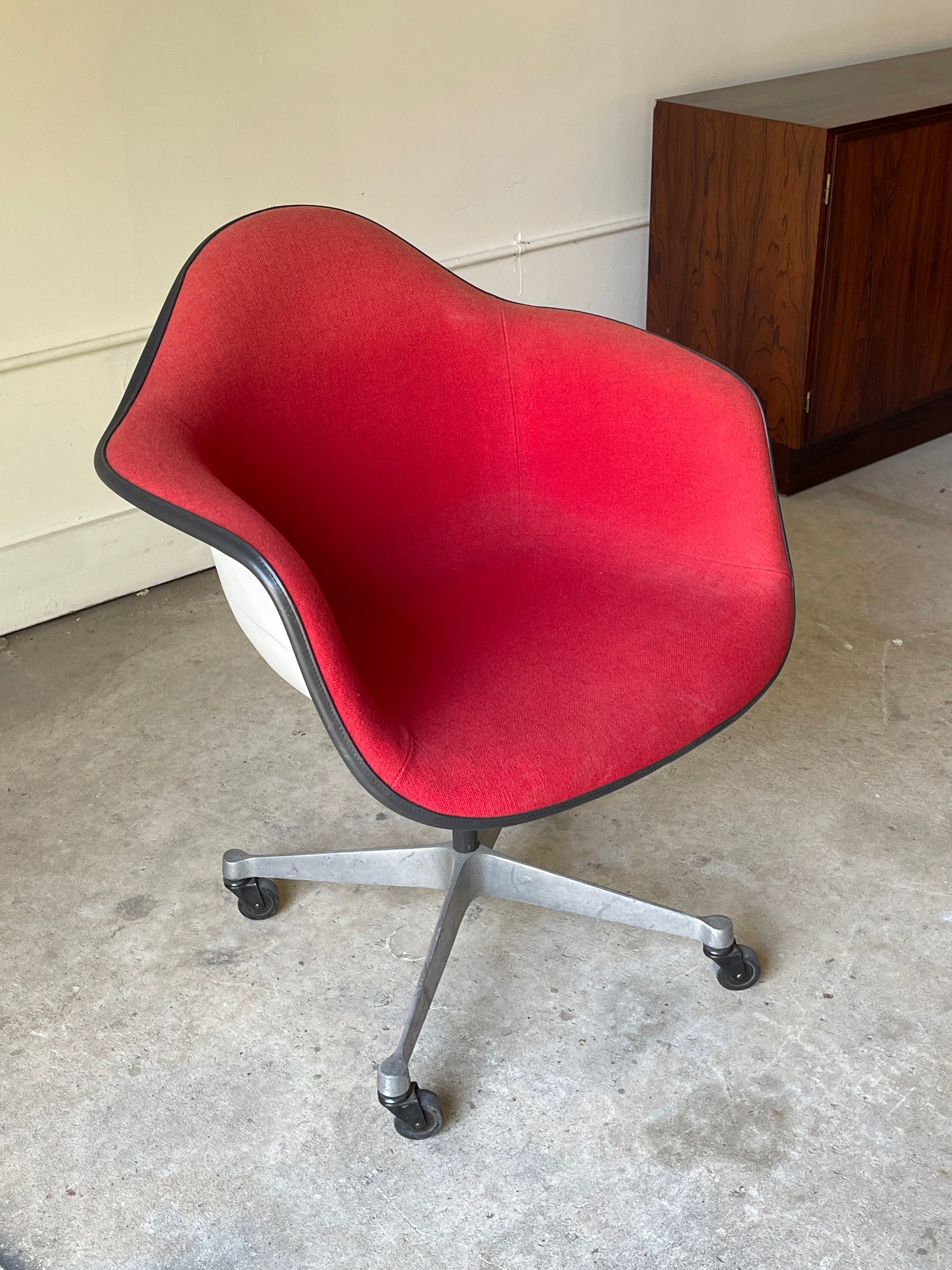 Herman Miller Shell Chair on Wheels  image 2