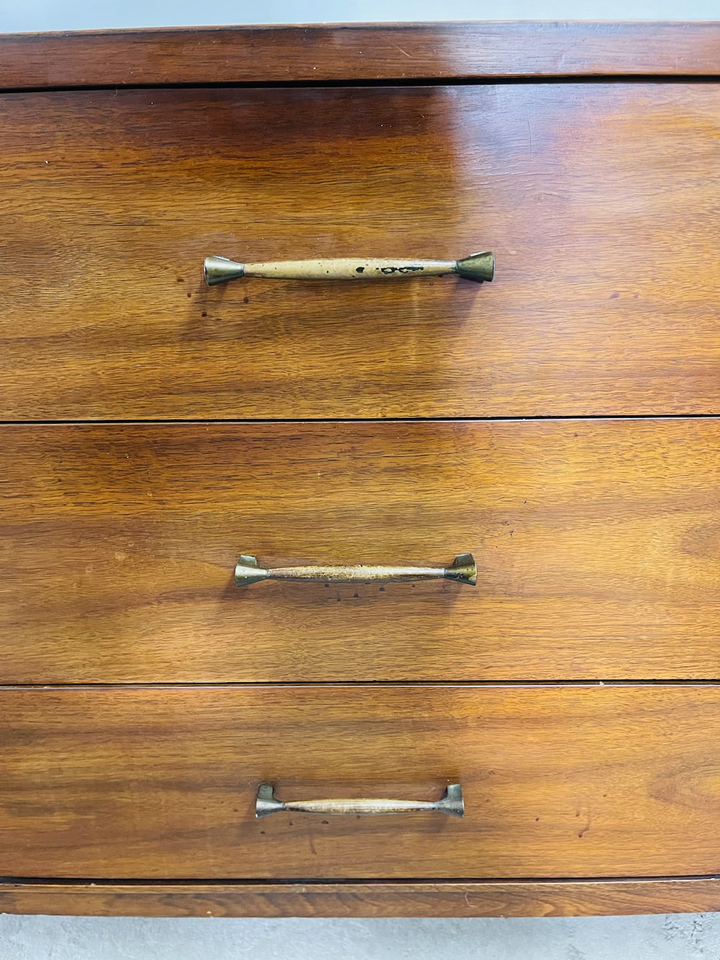 Mid-Century Modern Walnut  Credenza / Dresser By Kent Coffey image 10