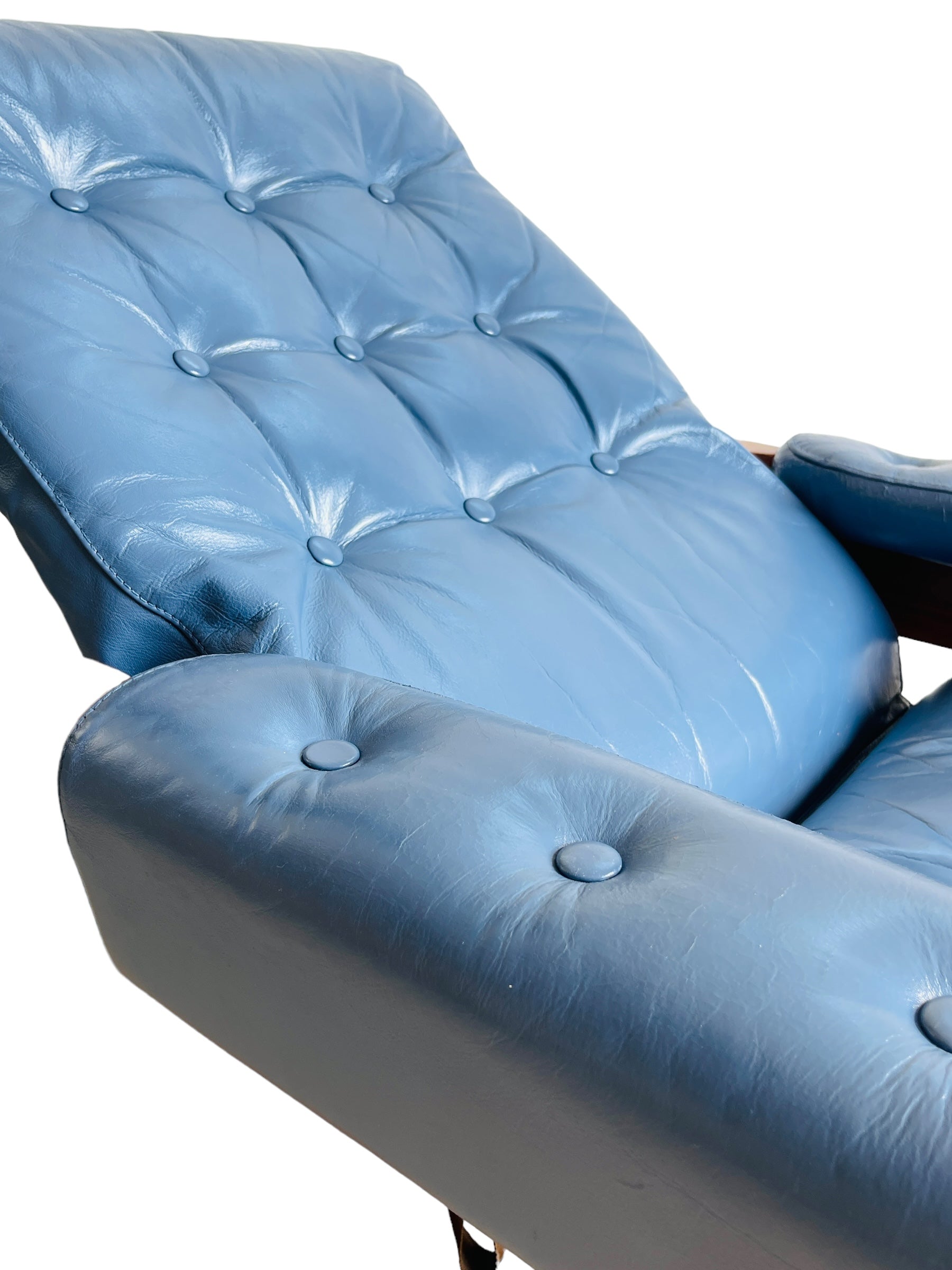 Vintage Teak Ekornes Blue Leather Lounge Chair  image 3