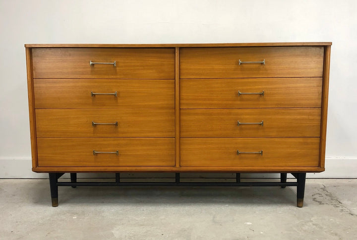 Mid-Century Modern Milo Baughman Dresser / Credenza by Drexel  image 10