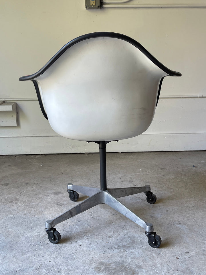 Herman Miller Shell Chair on Wheels  image 3