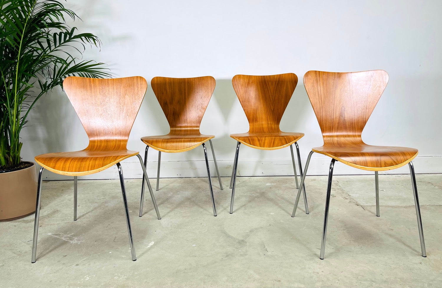 Set 4 Stacking Mid-Century Modern Chairs in Style of Ant Chair by Fritz Hansen image 0