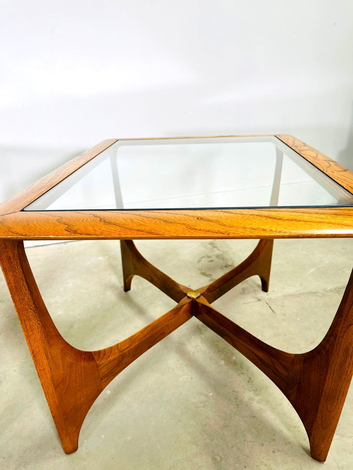 Pair of Mid-Century Modern End Tables By Lane Furniture image 3