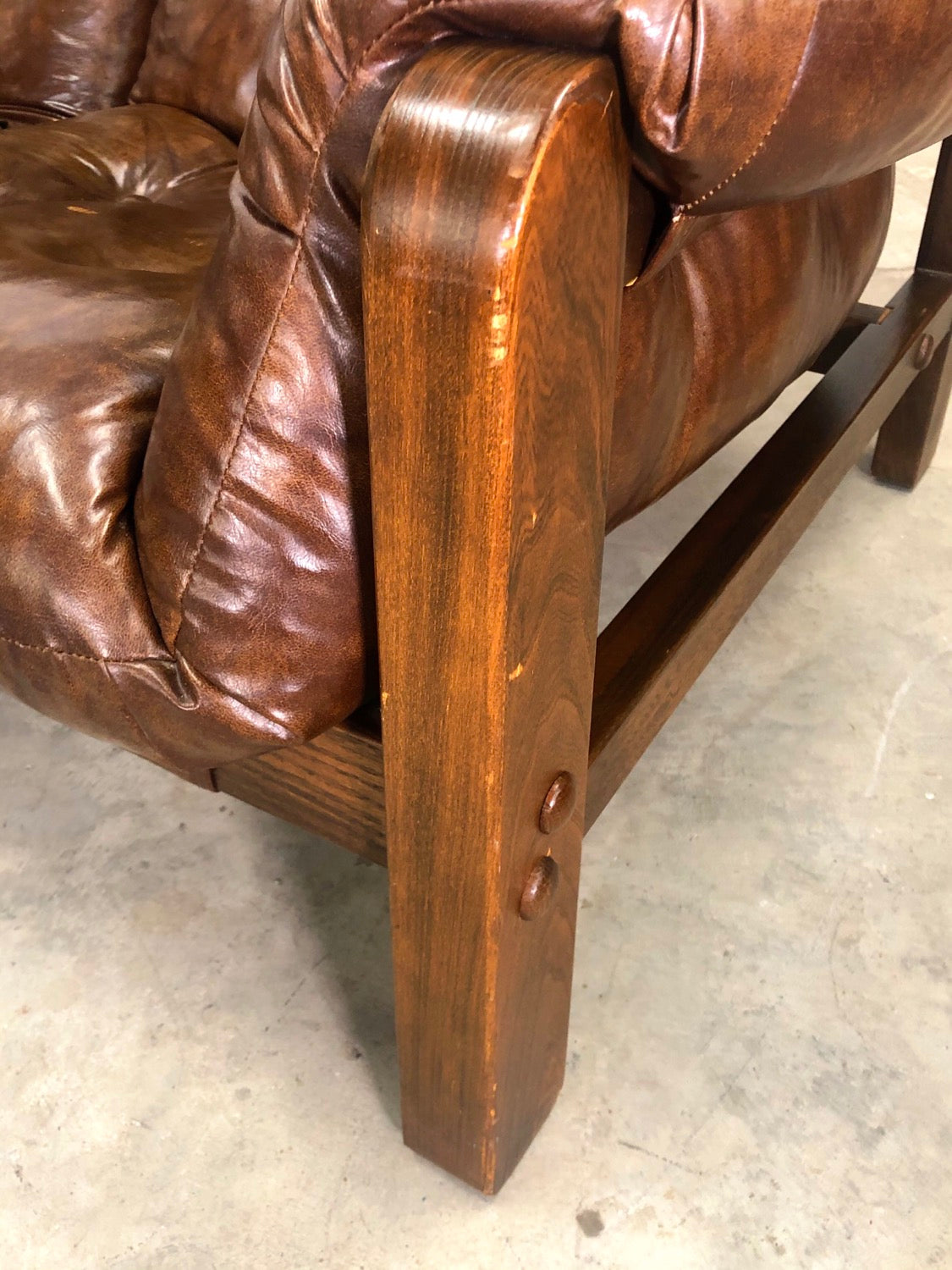 Mid-Century Modern Tufted Loveseat image 12