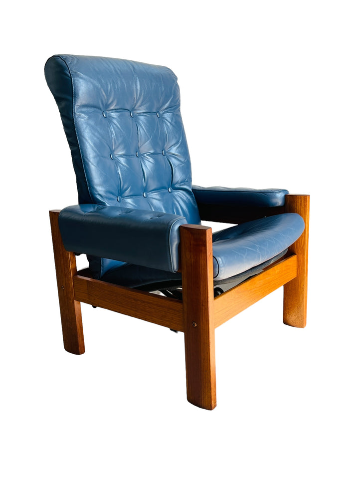Vintage Teak Ekornes Blue Leather Lounge Chair  image 0