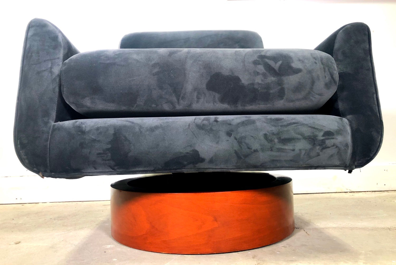 Mid-Century Modern Milo Baughman Style Swiveling Barrel Chair image 8