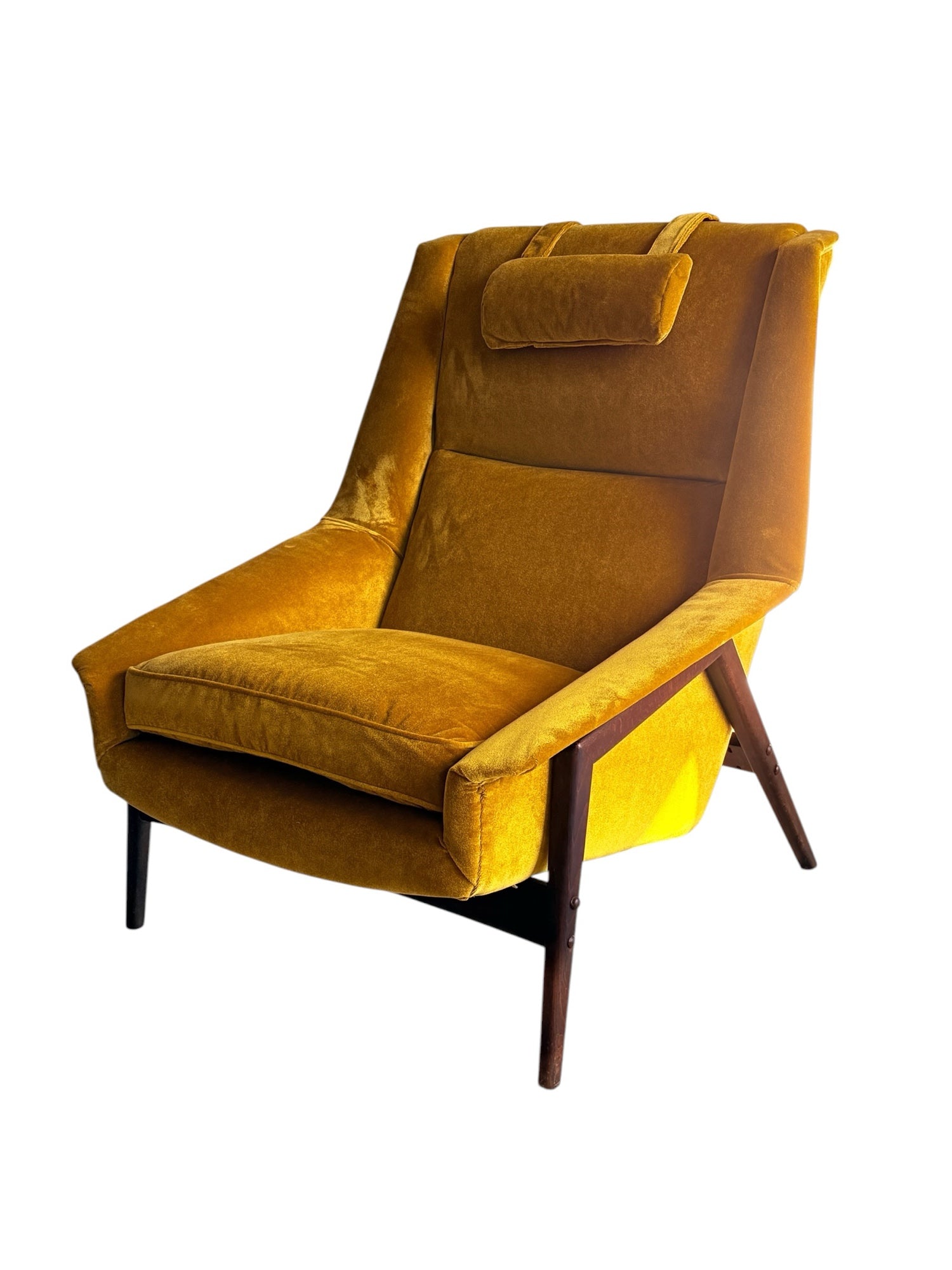 Folke Ohlsson for Dux Lounge Chair - Front Three Quarter Alternate