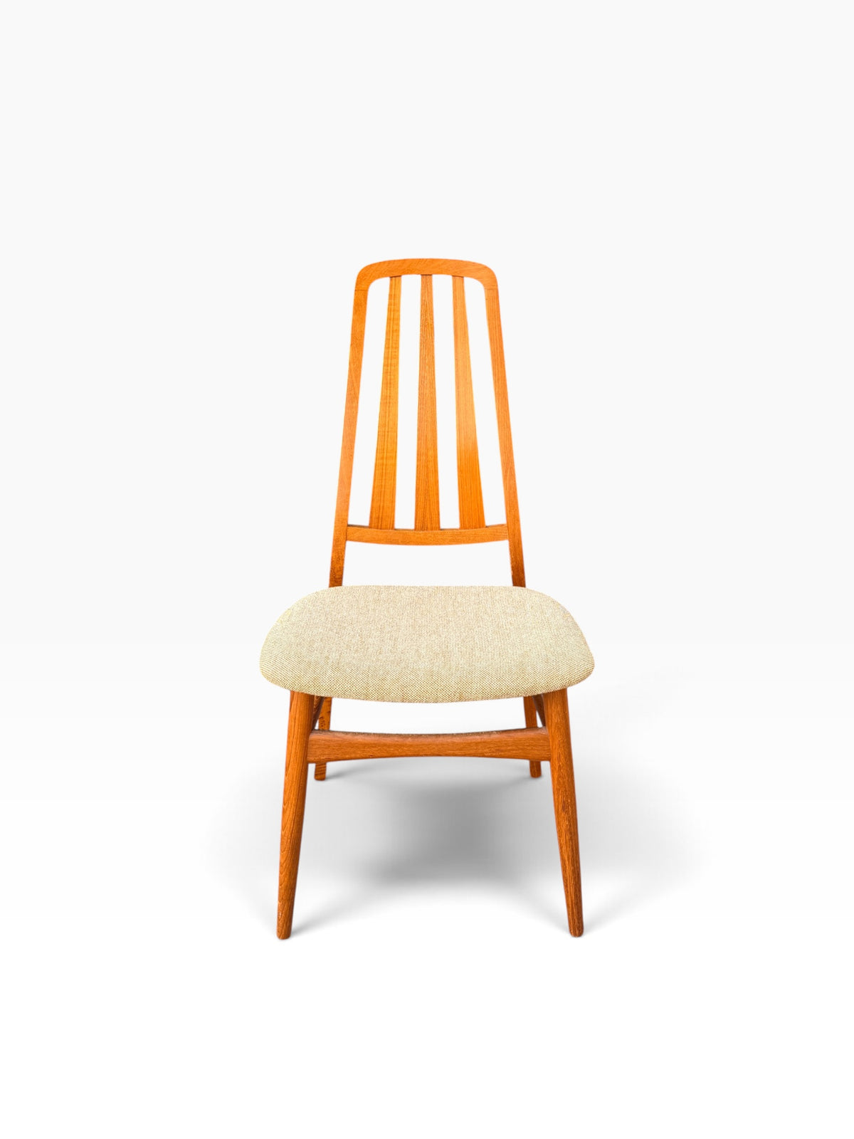 Danish dining chair with Kvadrat Hallingdal seat, front view