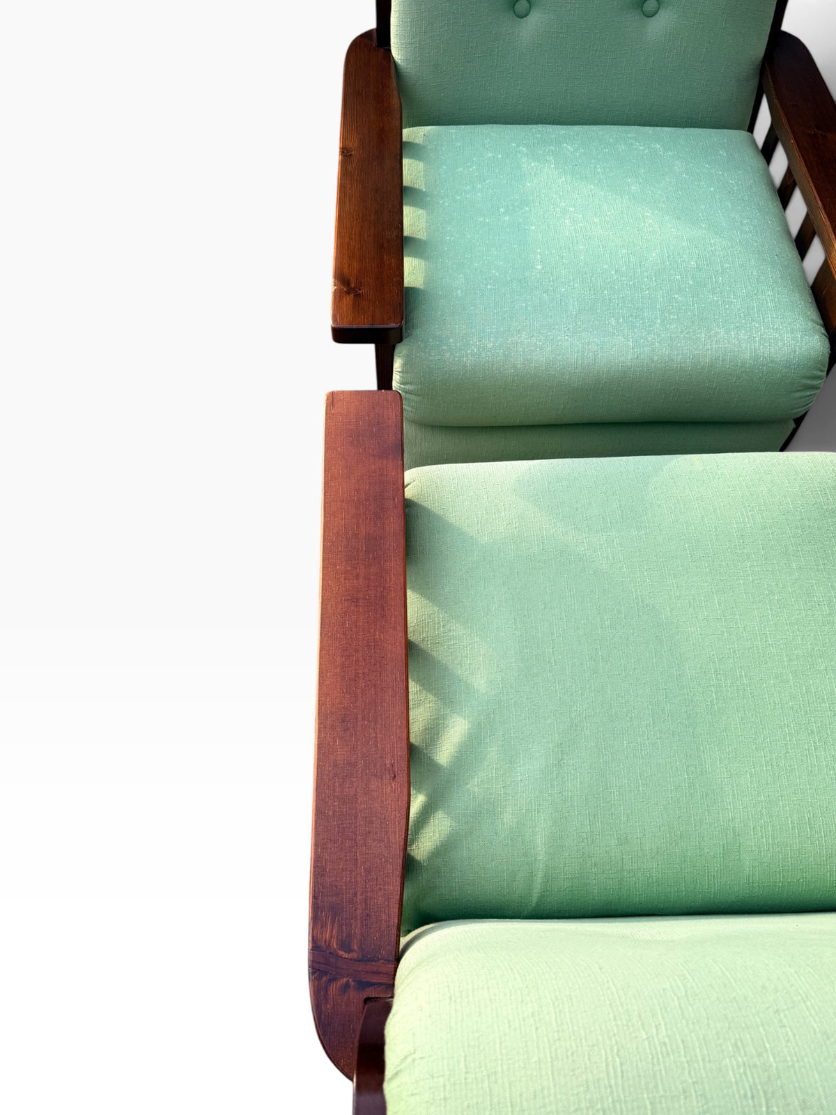 Oak armrest and slatted side detail